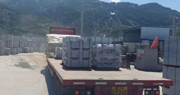 柳州 芝麻白仿形路沿石，直形路沿石