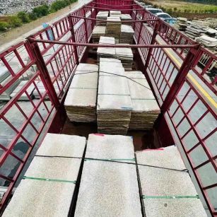 柳州 黄金麻花岗岩荔枝面，光面毛板装车完成