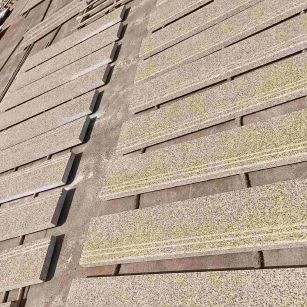 柳州 黄金麻花岗岩光面楼梯踏步