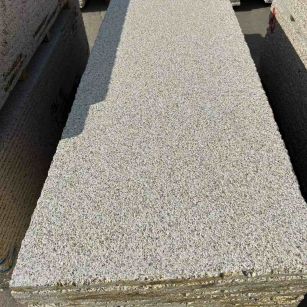 柳州 黄金麻花岗岩荔枝面毛板，半成品