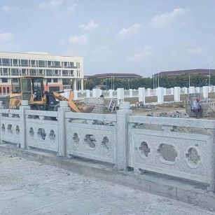 柳州 白麻花岗岩荔枝面河道栏杆