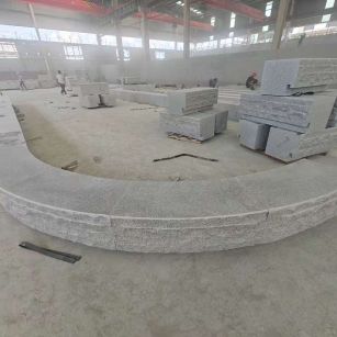 柳州 芝麻白异形坐凳，自然面光面弧形加工