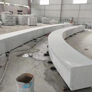 柳州芝麻白花岗岩石板材 园林光面弧形坐凳