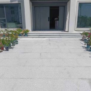 柳州 芝麻白花岗岩地铺石地面铺装