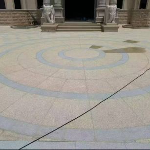 柳州 黄金麻芝麻灰花岗岩石材地铺拼接效果