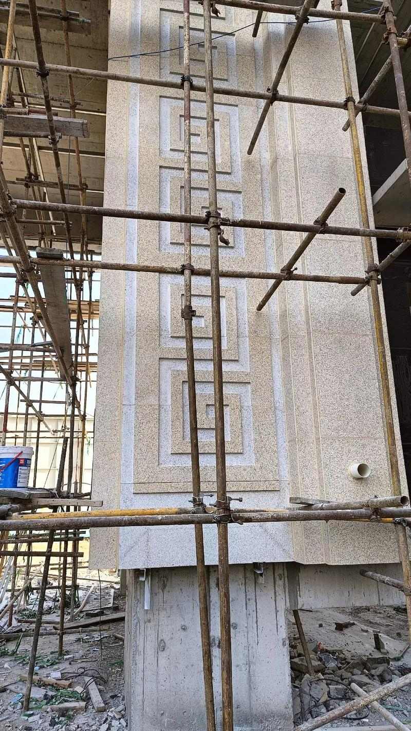 柳州 黄金麻花岗岩别墅外墙干挂回纹造型效果