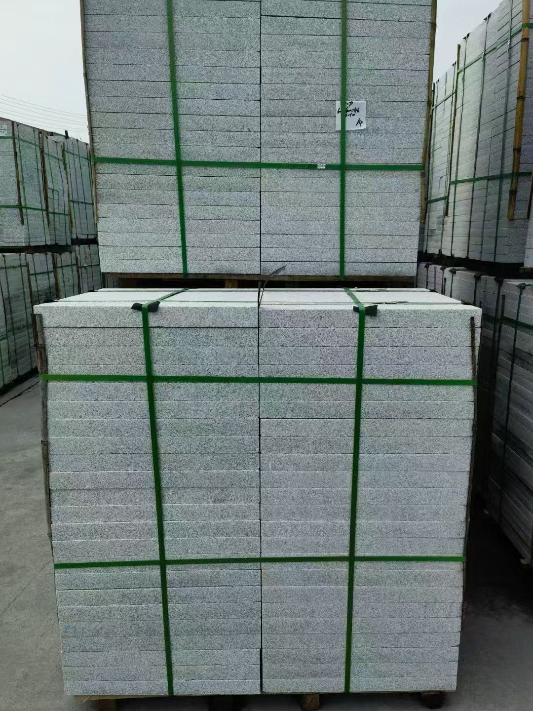 柳州 芝麻白火烧，园林广场市政工程地铺石，1.8~5.0厚均有现货