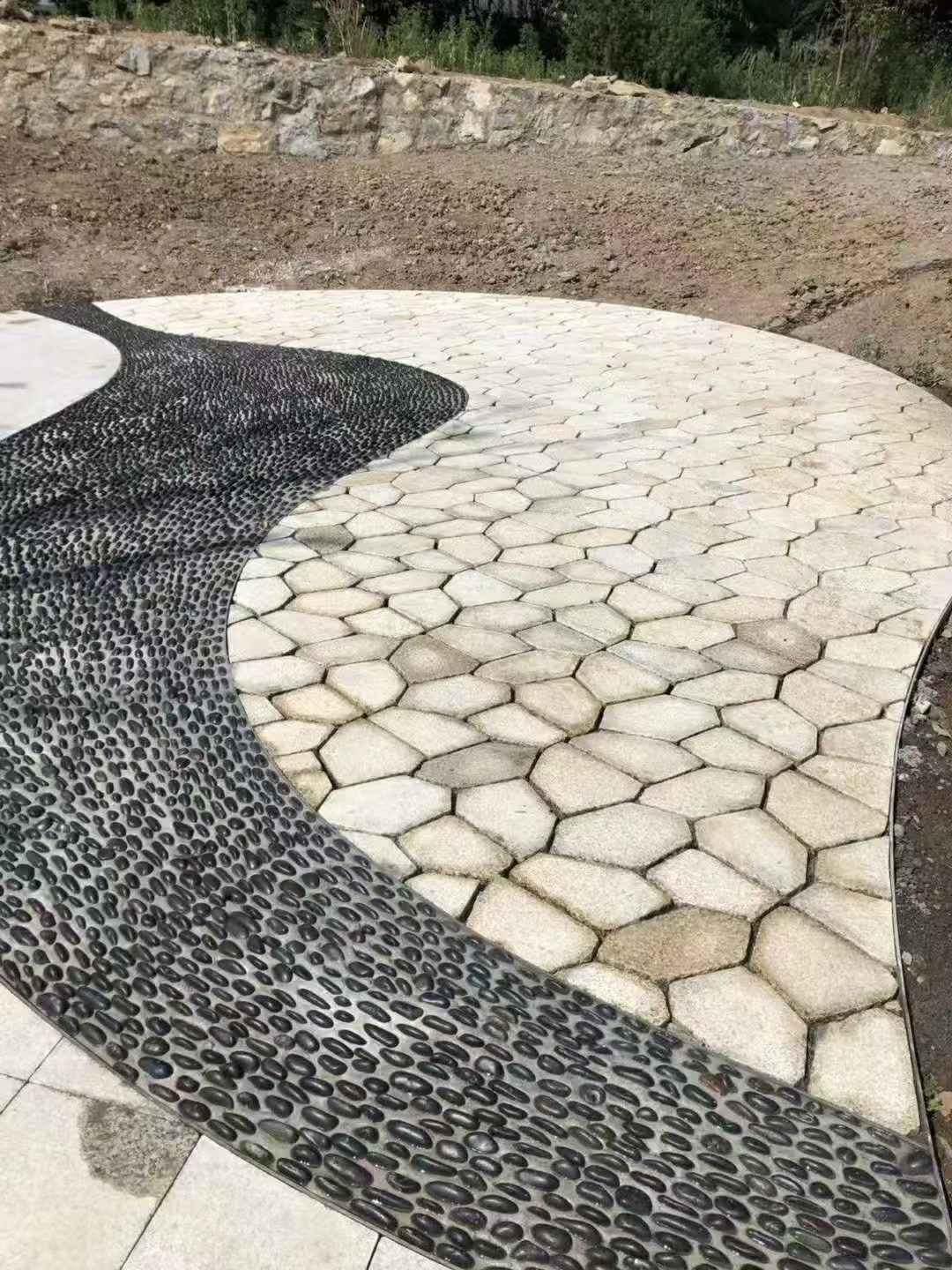 柳州 黄金麻冰裂纹地铺石工地铺装案例