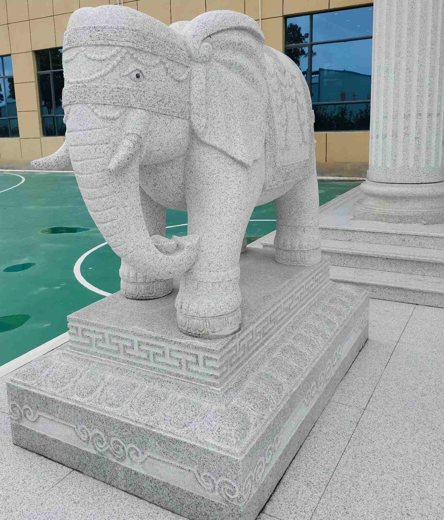 柳州 白麻花岗岩动物异形石雕-大象