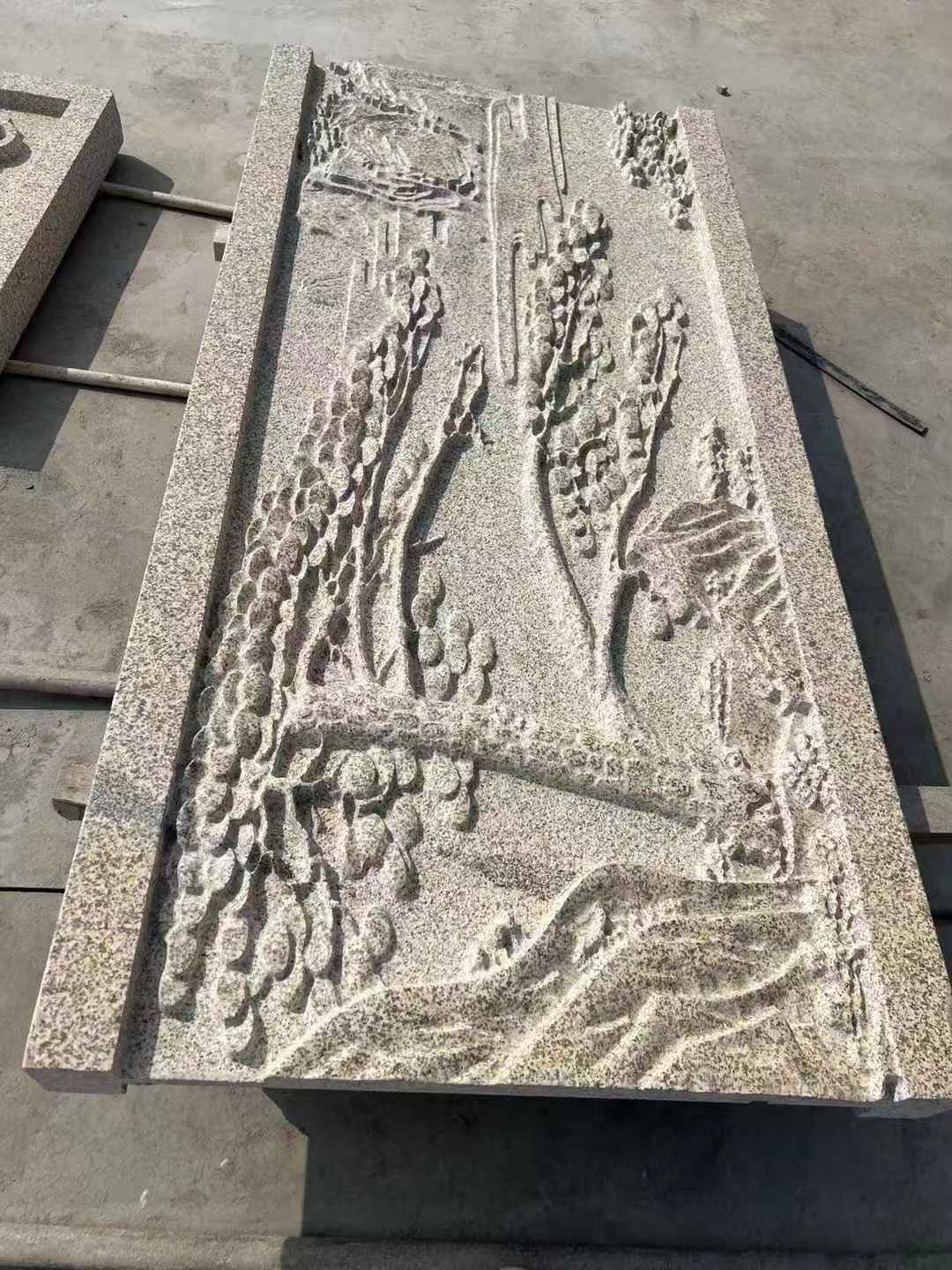 柳州 黄金麻雕刻板浮雕迎客松