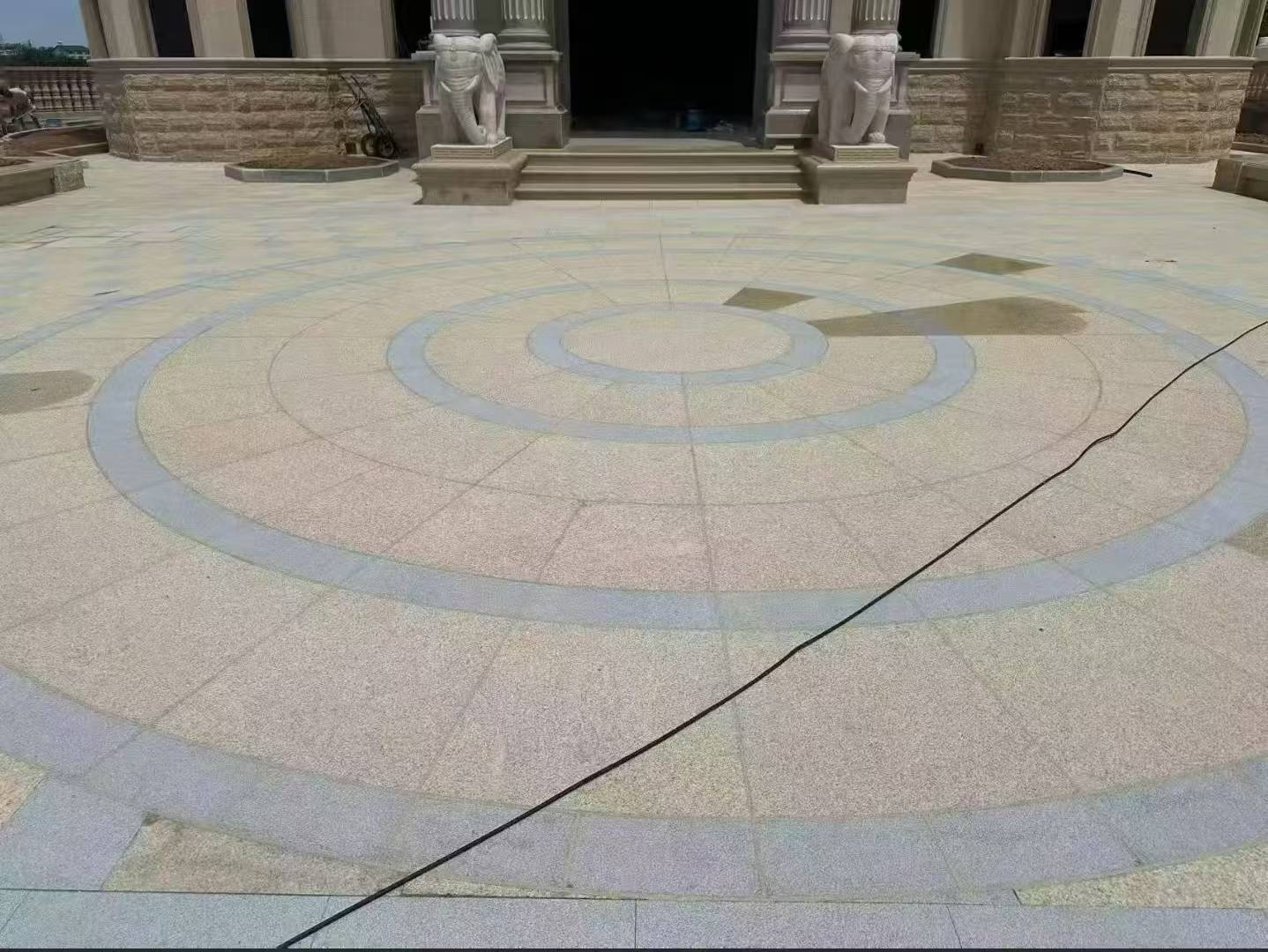 柳州 黄金麻芝麻灰花岗岩石材地铺拼接效果