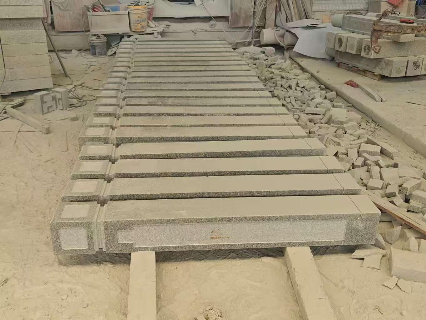 柳州 芝麻白异形加工雕刻-栏杆大柱，方柱