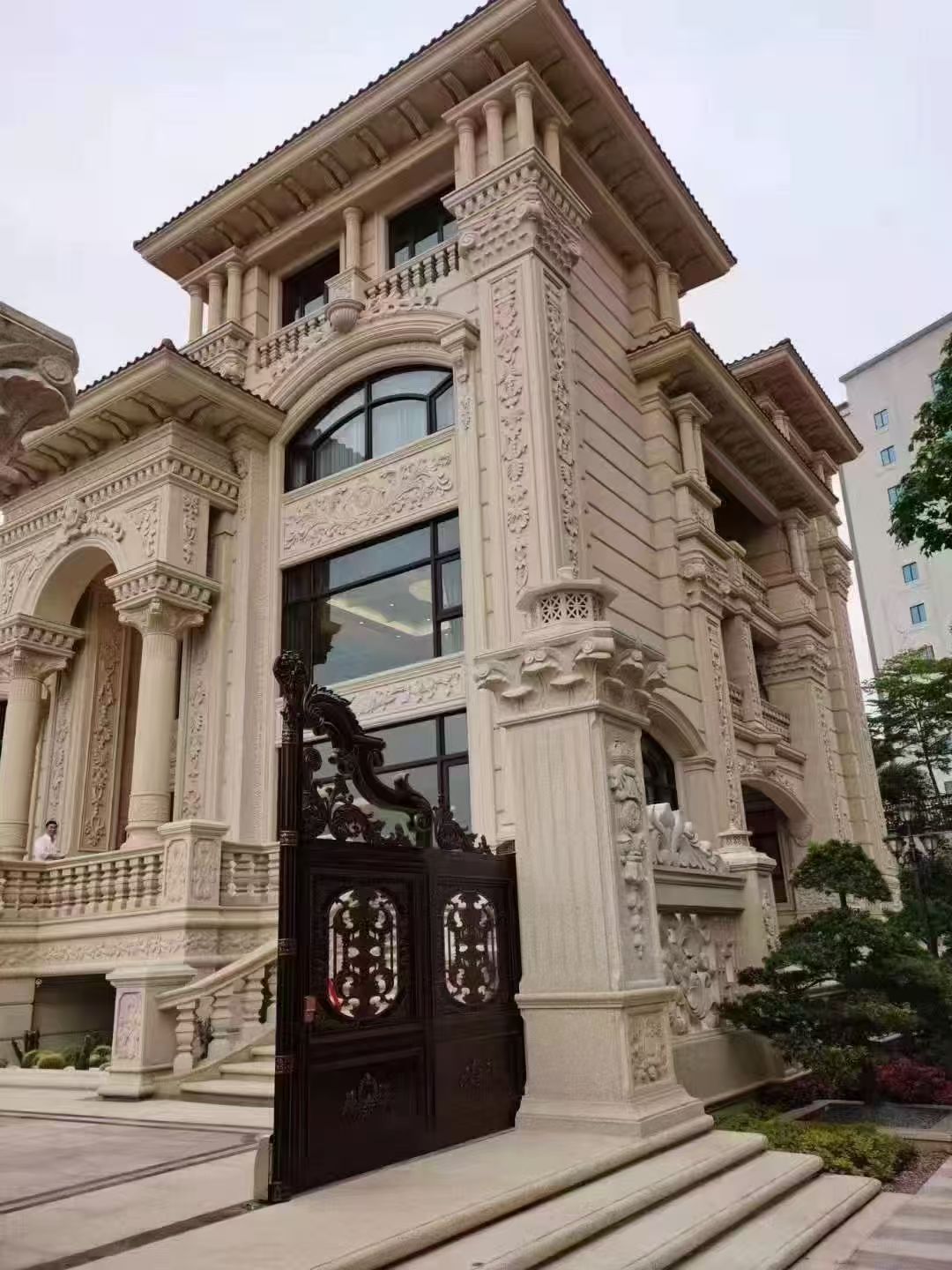 柳州 黄金麻花岗岩别墅外墙干挂效果展示