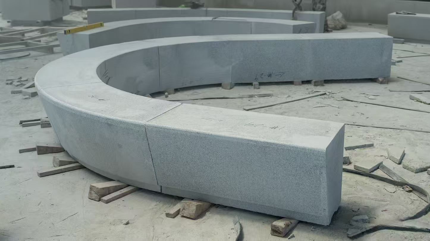 柳州 芝麻白花岗岩光面弧形坐凳