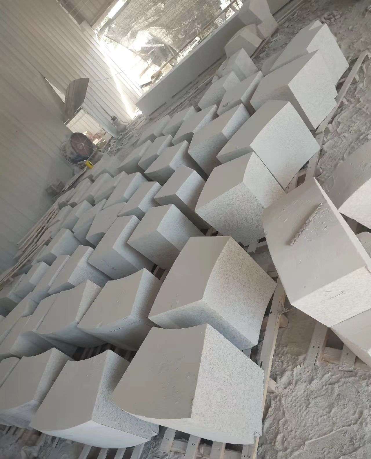 柳州 白麻花岗岩异形坐凳