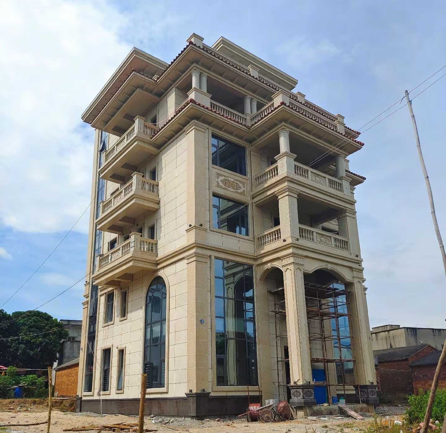 柳州 黄金麻花岗岩石材别墅外墙干挂搭配（雕花栏杆花瓶柱门楼罗马柱）