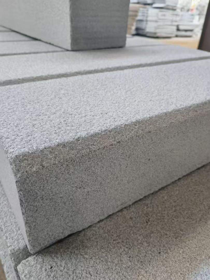 柳州 芝麻灰荔枝面路沿石